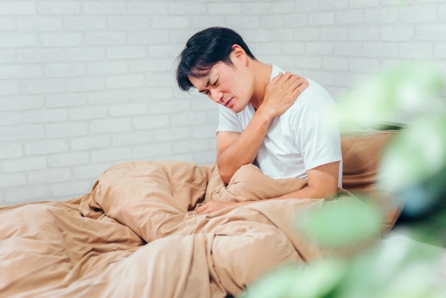 ④ こんな不安（寝違え）イメージ