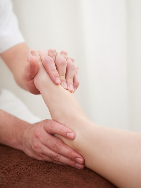 ⑦ 選ばれる理由（外反母趾）施術イメージ