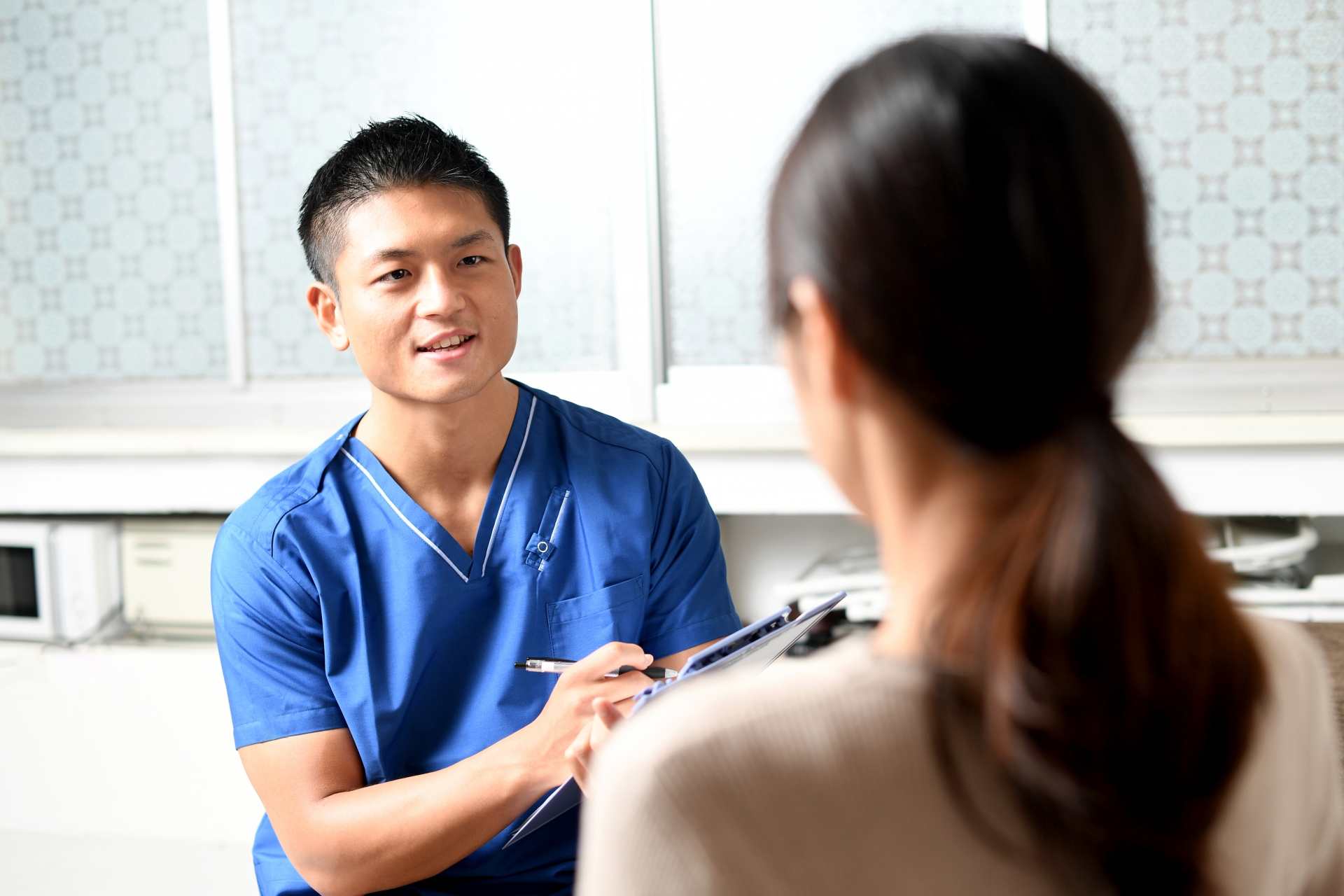 ⑦ 選ばれる理由（モートン病）施術イメージ2